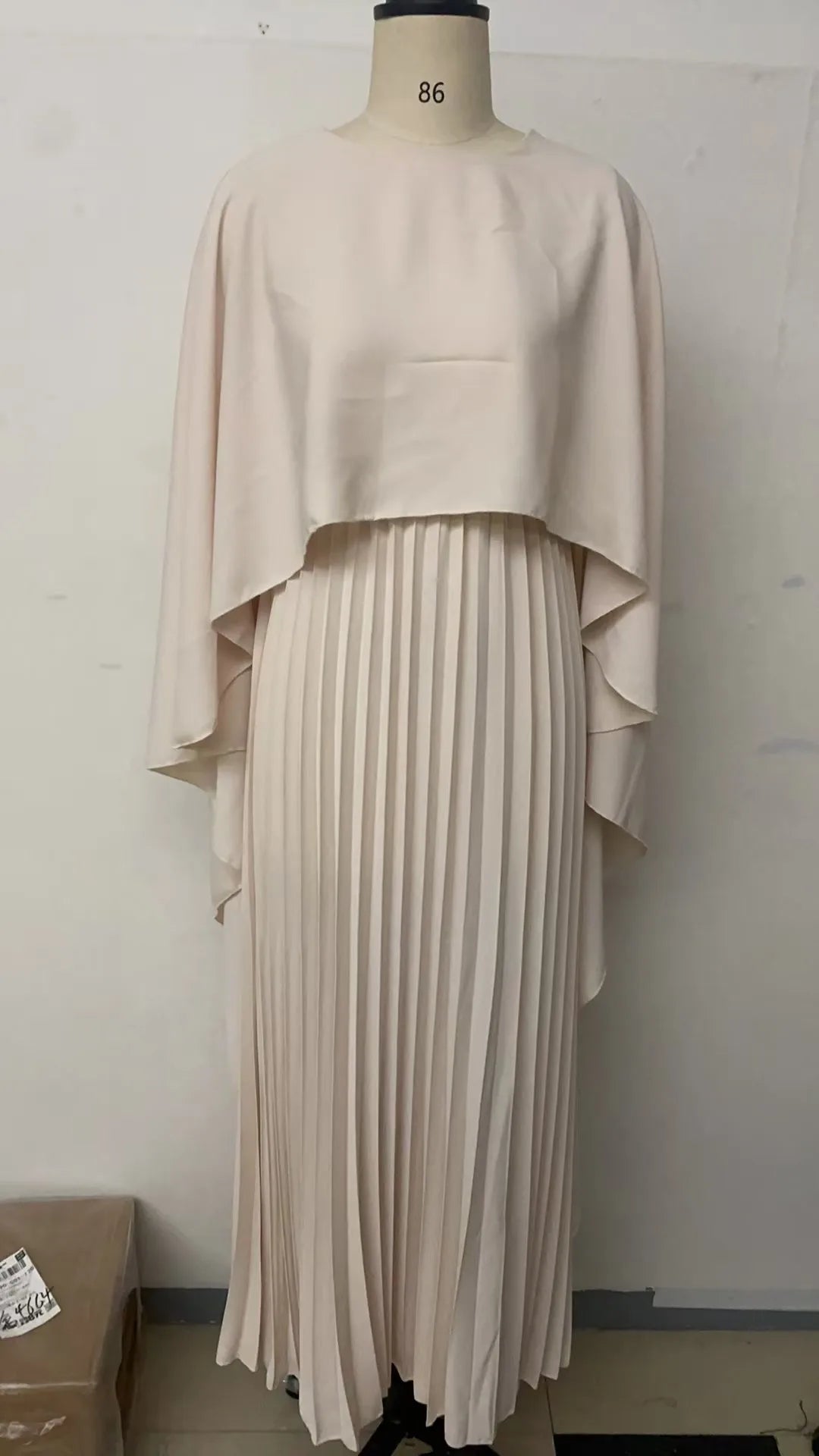 2025 New Women's Spring Summer Fashion Loose Bat Sleeve Curling Irregular Elegant Seven Inch Sleeve Long Dress
